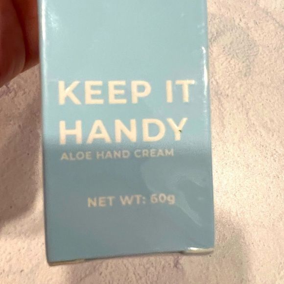 Glow on 5th beauty Keep It Handy Aloe Hand Cream brand new in sealed box - Picture 5 of 9